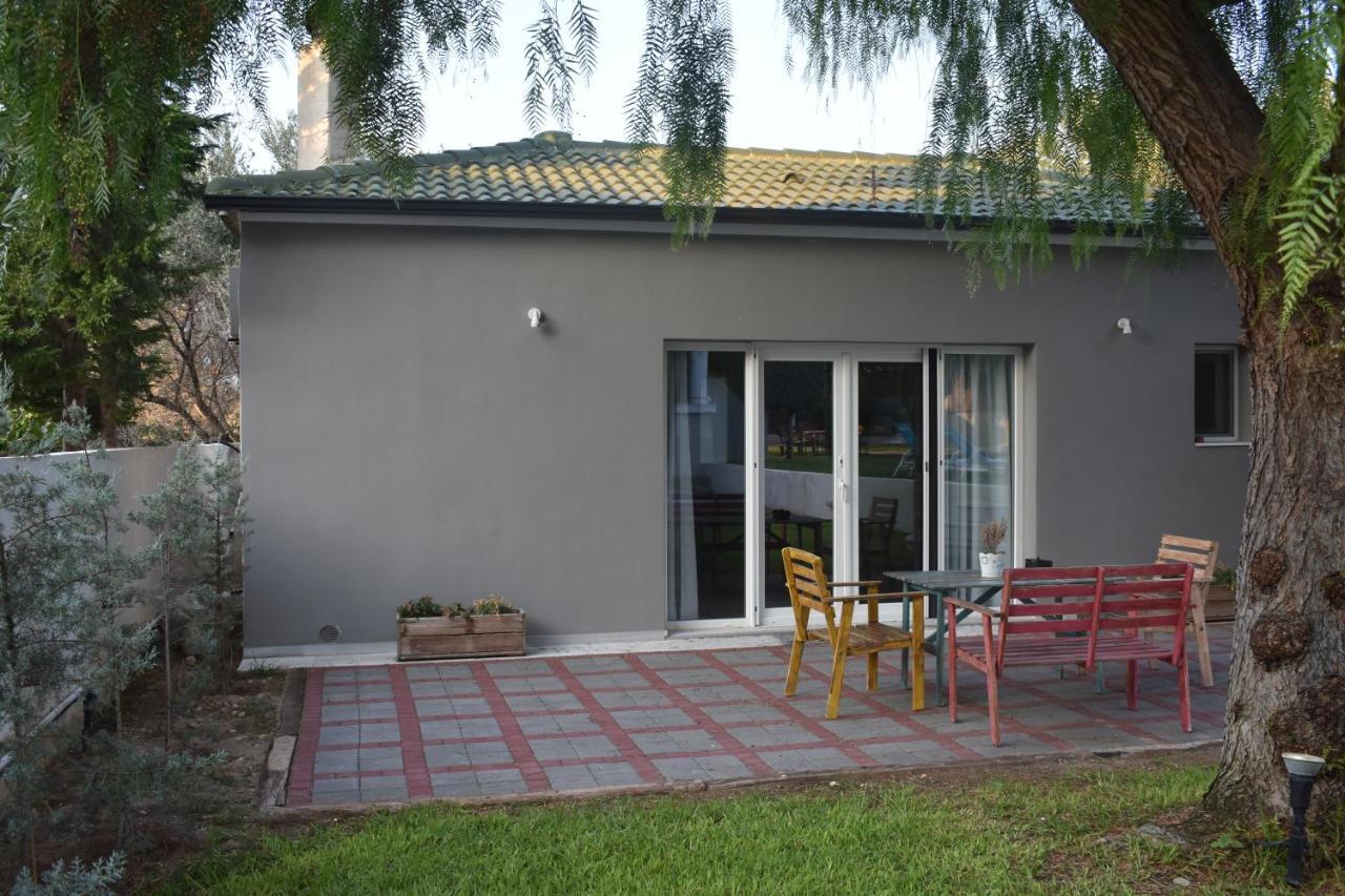 Pool Guesthouse Corinto Exterior foto